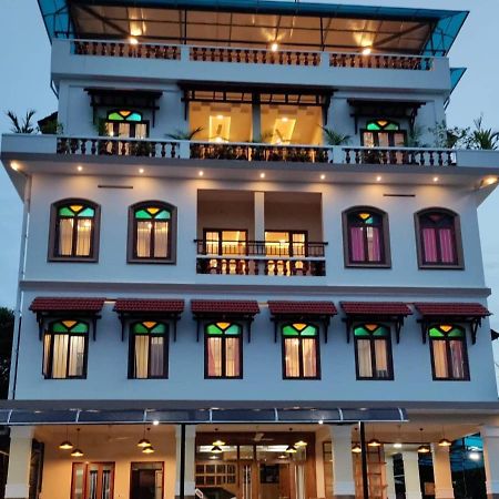 Meghdoot River Resort Kochi Екстериор снимка