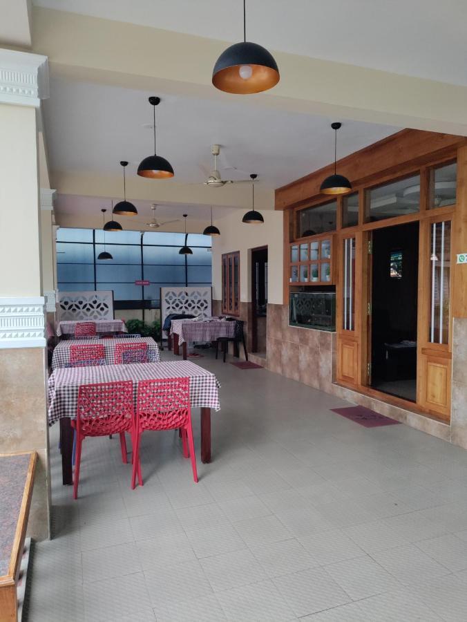Meghdoot River Resort Kochi Екстериор снимка