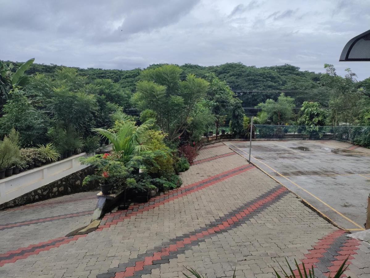 Meghdoot River Resort Kochi Екстериор снимка