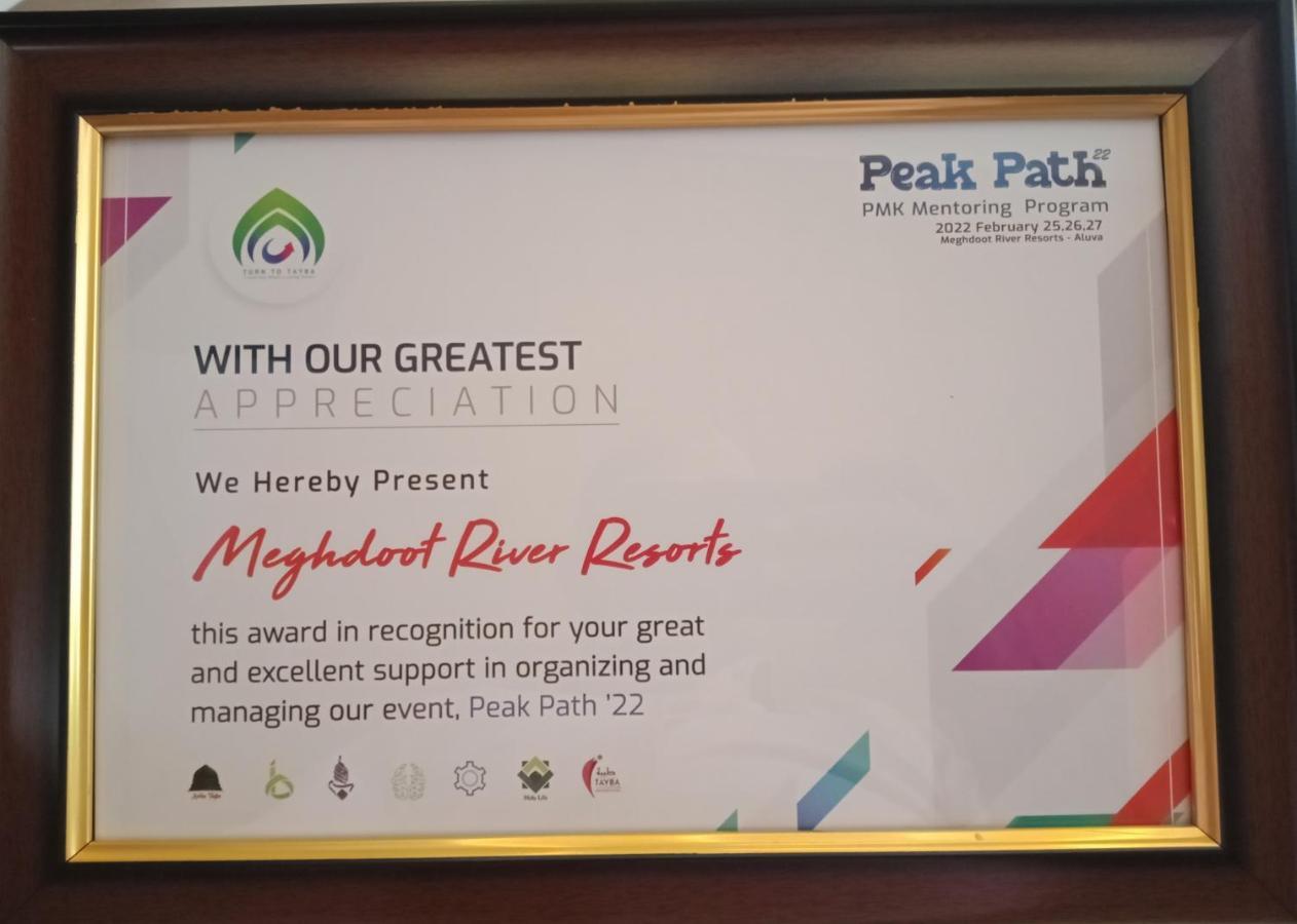Meghdoot River Resort Kochi Екстериор снимка